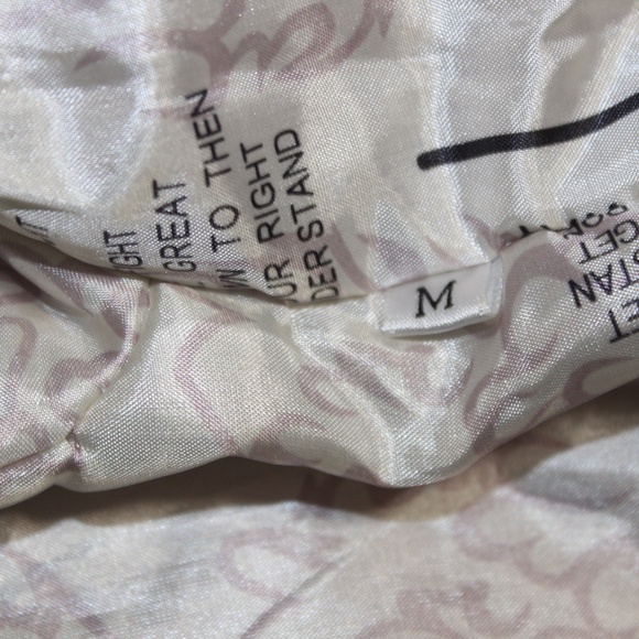 Reversible Hot Pink Dog Coat with Red Faux Fur Collar – Size M - Picture 9 of 9